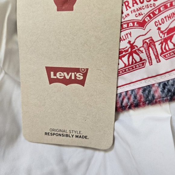 Levi's Red and Black Utility Jacket with Relaxed Fit and Long Sleeves - Picture 13 of 16